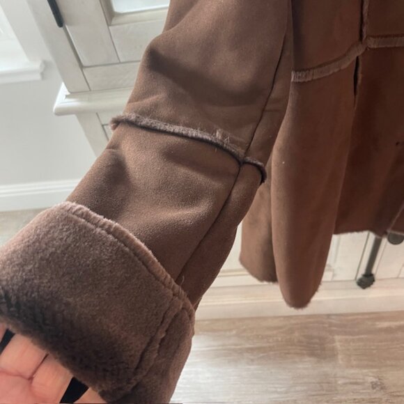 ALFANI PRE-OWNED BROWN PLUSH COAT JACKET SIZE M